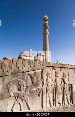 Persepolis, Relief der Ruinen von Apadana, Hauptstadt des Achaemenidenreiches, Vorort von Shiraz, Fars, Iran, Persien, Westasien, Asien Stockfoto