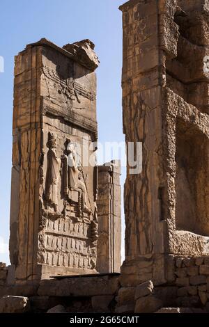 Persepolis, König unter Fravashi, Relief des Tripylon (Rathauses), Hauptstadt des Achämeniden-Reiches, Fars-Provinz, Iran, Persien, Westasien, Asien Stockfoto