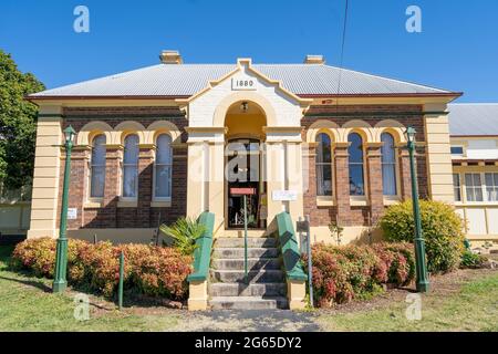 Vordereingang zum Land of the Beardies History House Museum, im Old Glen Innes Hospital Gebäude, Glen Innes NSW Australien Stockfoto