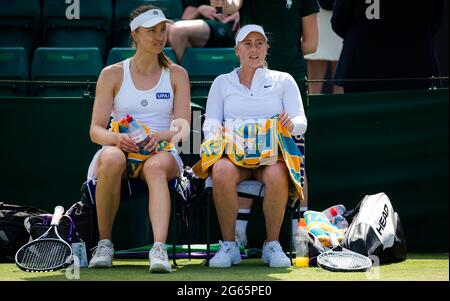 Mona Barthel und Julia Wachaczyk aus Deutschland spielen Doppel bei den Wimbledon Championships 2021, Grand Slam Tennisturnier am 2. Juli 2021 im All England Lawn Tennis and Croquet Club in London, England - Foto Rob Prange / Spanien DPPI / DPPI Stockfoto