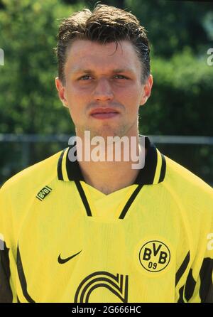 Dortmund, Deutschland. 03. Juli 2021. firo Fuvuball, Fußball, 1. Bundesliga, Saison 1996/1997, Archivfoto, 96/97 Archivbilder, Borussia Dortmund, BVB, Fotogelegenheit, 1996 Carsten Wolters, half, figure, Portrait Quelle: dpa/Alamy Live News Stockfoto