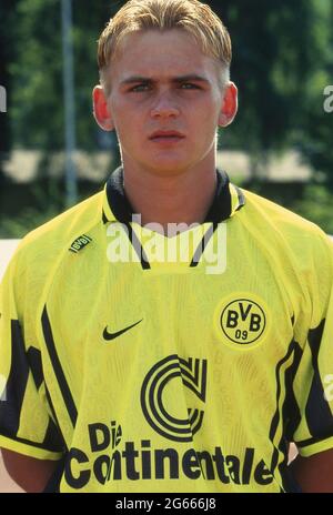 Dortmund, Deutschland. 03. Juli 2021. firo Fuvuball, Fußball, 1. Bundesliga, Saison 1996/1997, Archivfoto, 96/97 Archivbilder, Borussia Dortmund, BVB, Fotocall, 1996 Vladimir Bout, halb, Figur, Portrait Kredit: dpa/Alamy Live News Stockfoto