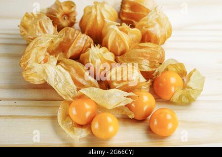 Artischocke auf weißem Hintergrund Stockfoto