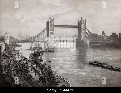 Eine Ansicht der Tower Bridge aus dem späten 19. Jahrhundert, einer kombinierten Bascule- und Hängebrücke in London, die zwischen 1886 und 1894 erbaut wurde und von John Wolfe Barry entworfen und von Horace Jones entworfen wurde, Den Zugang zum East End von London zu verbessern, das sein kommerzielles Potenzial im 19. Jahrhundert erweitert hatte. Die Brücke überquert die Themse in der Nähe des Tower of London und ist zu einem erkennbaren Wahrzeichen Londons in England geworden. Stockfoto