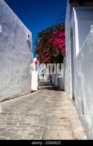 Ein typisches, mediterranes weißes Gebäude Stockfoto