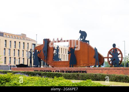 Lincoln Tank Memorial gewidmet William Foster & Co, die maßgeblich an der Erfindung und Entwicklung von Panzern im 1. Weltkrieg beteiligt waren. Tritton Road, Lincoln Stockfoto