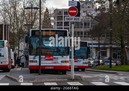 Ein Bild der öffentlichen Busse der Stadt Cholet. Stockfoto