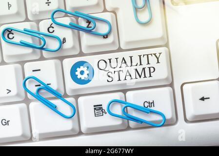 Textunterschrift mit Qualitätsstempel. Internet-Konzept Gütesiegel guter Eindruck qualifiziert bestanden Inspektion Internet-Browsing und Online Stockfoto