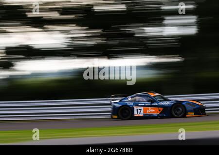 Oulton Park, Hes-Hire, Großbritannien. Juli 2021. Orange Racing powered by JMH Ginetta G55 Supercup ( 17 ) angetrieben von Russell Lindsay/Patrick Collins während der GT Cup Meisterschaft in Oulton Park, Chesthire, England am 03. Juli 2021. Foto von Jurek Biegus. Quelle: Jurek Biegus/Alamy Live News Stockfoto