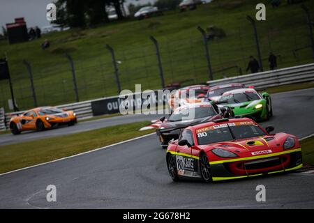 Oulton Park, Hes-Hire, Großbritannien. Juli 2021. Scott Sport Ginetta G55 Supercup ( 80 ), gefahren von Craig Wilkins/Aaron Scott (Pro) während der GT Cup Championship am 03. Juli 2021 in Oulton Park, Héshire, England. Foto von Jurek Biegus. Quelle: Jurek Biegus/Alamy Live News Stockfoto