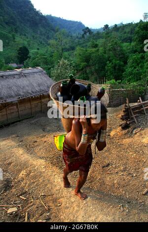 Bandarban ist die hügelige Gegend in Bangladesch> das Leben dort ist so primitiv. Stockfoto
