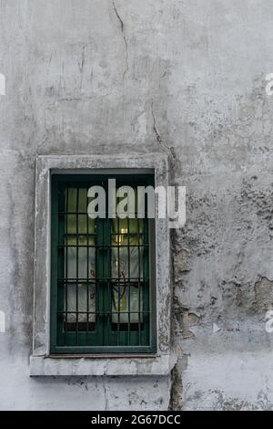Alte Fenster in Buenos Aires, Argentinier Stockfoto