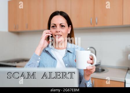 Konzeptionelle Anzeige Scam Alert. Wort geschrieben auf betrügerisch Geld vom Opfer zu erhalten, indem er ihn überzeugt Abstract Working at Home Ideas, Interior Stockfoto