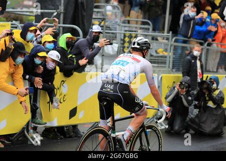 3. Juli 2021; Oyonnax, Auvergne-Rh&#xf4;ne-Alpes, Frankreich; TOUR DE FRANCE 2021 UCI Cycling World Tour Etappe 8 von Oyonnax nach Le Grand Bornand; Tadej Pogacar Slowenien VAE Team Emirates Stockfoto