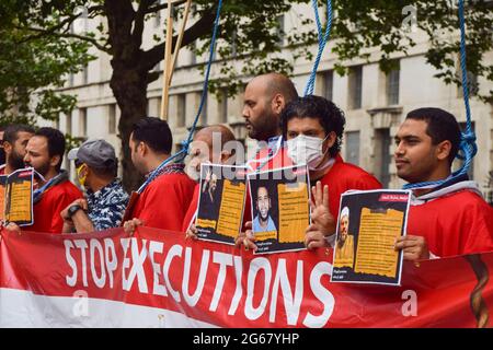 London, Großbritannien. Juli 2021. Demonstranten versammelten sich vor der Downing Street zum Jahrestag des Putsches von 2013 in Ägypten. (Kredit: Vuk Valcic / Alamy Live News) Stockfoto