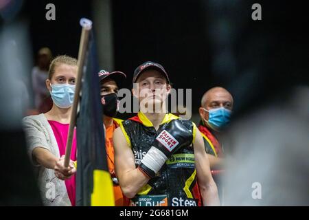 Die Schwester der Belgierin Delfine Persoon, Jasmine Persoon und der Belgier Delfine Persoon, im Kampf zwischen der Belgierin Delfine Persoon und dem Russen E Stockfoto