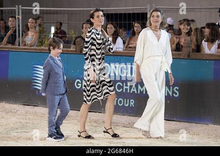 Prinzessin Caroline von Hannover und Charlotte Casiraghi mit ihrem Sohn Raphael nehmen am 03. Juli 2021 am 15. Internationalen Monte-Carlo-Springen in Monte-Carlo, Monaco, Teil.Foto: David Niviere/ABACAPRESS.COM Stockfoto