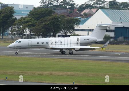 N108NY, ein Gulfstream G-V im Besitz von Rex Asset Management, am Prestwick International Airport in Ayrshire, Schottland. Stockfoto