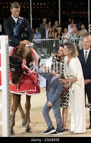 Prinzessin Caroline von Hannover und Charlotte Casiraghi mit ihrem Sohn Raphael nehmen am 03. Juli 2021 am 15. Internationalen Monte-Carlo-Springen in Monte-Carlo, Monaco, Teil.Foto: David Niviere/ABACAPRESS.COM Stockfoto