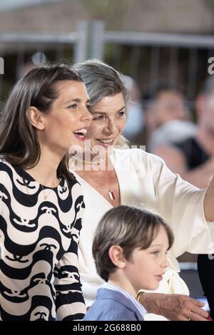 Prinzessin Caroline von Hannover und Charlotte Casiraghi mit ihrem Sohn Raphael nehmen am 03. Juli 2021 am 15. Internationalen Monte-Carlo-Springen in Monte-Carlo, Monaco, Teil.Foto: David Niviere/ABACAPRESS.COM Stockfoto