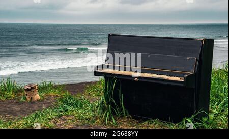 Kamtschatka halaktyrsky Strand. Klavier am Ufer des Pazifischen Ozeans Stockfoto