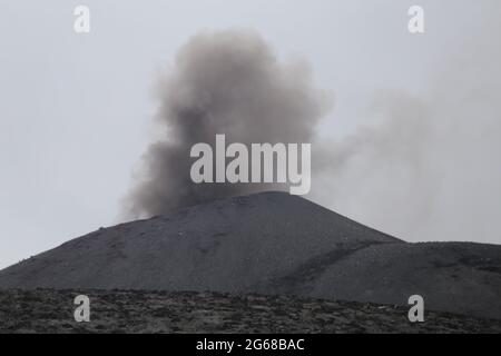 Ausbruch der Anakkraktau Sunda Strait Indonesia Stockfoto