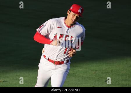 3. Juli 2021: Los Angeles Angels designierter Hitter Shohei Ohtani (17) läuft vor dem Spiel zwischen den Baltimore Orioles und den Los Angeles Angels of Anaheim im Angel Stadium in Anaheim, CA, (Foto: Peter Joneleit, Cal Sport Media) Stockfoto