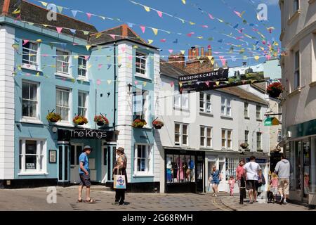 Aound Falmouth eine Stadt an der Südküste von cornwall, Großbritannien. Das Kings Hotel am Ende der Church St. Stockfoto