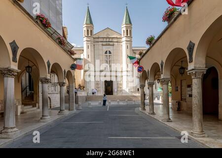 Die alte Basilika Santa Rita, im historischen Zentrum von Cascia, Perugia, Italien Stockfoto