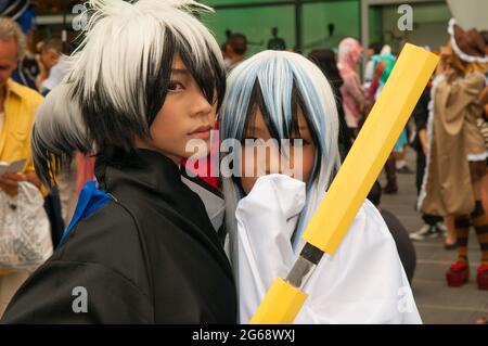 Ein schwarz-weiß behaartes Thai-Paar auf einem japanischen Cosplay-Festival in Bangkok, Thailand. Quelle: Kraig lieb Stockfoto