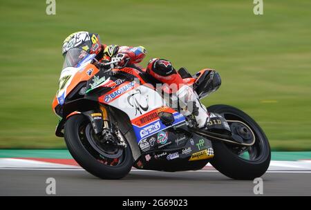 Axel Bassani von Motocorsa Racing beim Superpole-Rennen am zweiten Tag der Motul FIM Superbike Championship 2021 im Donington Park, Leicestershire. Sonntag, 4. Juli 2021. Stockfoto