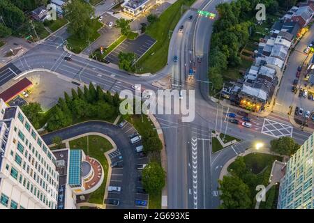 Luftaufnahme des Conshohocken Pennsylvania USA in der Dämmerung Stockfoto