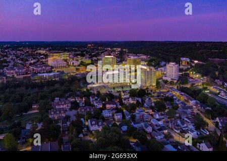 Luftaufnahme des Conshohocken Pennsylvania USA in der Dämmerung Stockfoto