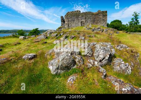 Außenansicht von Castle Sween am Ufer des Loch Sween in Argyll & Bute, Schottland, Großbritannien Stockfoto