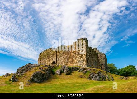 Außenansicht von Castle Sween am Ufer des Loch Sween in Argyll & Bute, Schottland, Großbritannien Stockfoto