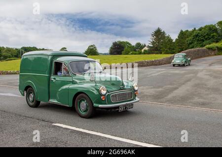 1971 70s Green Austin 8 CWT Van auf dem Weg zur Leighton Hall Oldtimer-Juli-Automobilausstellung, Carnforth, Lancashire UK Stockfoto