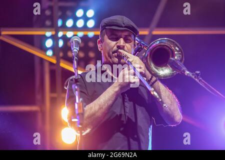 Max Gazze durante Max Gazze - La matematica dei rami 2021, Concerto cantante italiano in Udine, Italia, 03 luglio 2021 Stockfoto