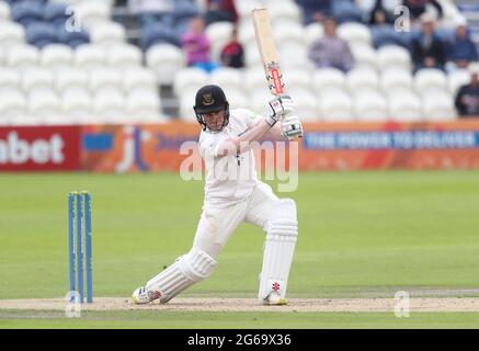 Hove, Großbritannien. Juli 2021. Ben Brown von Sussex hat am ersten Tag des LV County Championship-Spiels zwischen Sussex und Glamorgan auf dem 1. Central County Ground in Hove geschlagen. Quelle: James Boardman/Alamy Live News Stockfoto