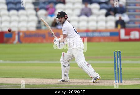 Hove, Großbritannien. Juli 2021. Sussex's Travis Head schlagen am ersten Tag des LV County Championship-Matches zwischen Sussex und Glamorgan auf dem 1. Central County Ground in Hove. Quelle: James Boardman/Alamy Live News Stockfoto