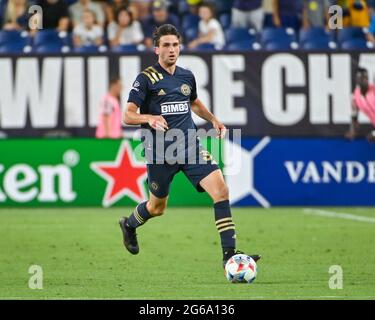 Nashville, TN, USA. Juli 2021. Der Mittelfeldspieler von Philadelphia, Leon Flach (31), bewegt den Ball während des MLS-Spiels zwischen der Philadelphia Union und dem SC Nashville im Nissan Stadium in Nashville, TN. Kevin Langley/CSM/Alamy Live News Stockfoto