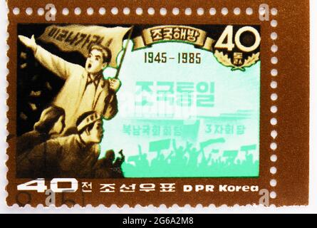 MOSKAU, RUSSLAND - 18. APRIL 2020: Die in Vietnam gedruckte Briefmarke zeigt protestierende südkoreaner, die 40. Jahrestag der Befreiungsserie, um 1985 Stockfoto