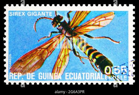 MOSKAU, RUSSLAND - 18. APRIL 2020: Die in Äquatorialguinea gedruckte Briefmarke zeigt Wasp, Insektenserie, um 1978 Stockfoto