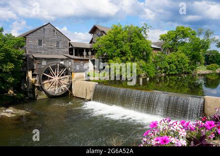 Pigeon Forge, Tennessee, USA. 24. Juni 2021 - die alte Mühle am Little Pigeon River in Tennessee Stockfoto