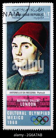 MOSKAU, RUSSLAND - 18. APRIL 2020: Briefmarke gedruckt im Jemen zeigt Porträt eines Mannes, Antonello da Messina (1430-1479), Kulturelle Olympiade 1968 - Na Stockfoto