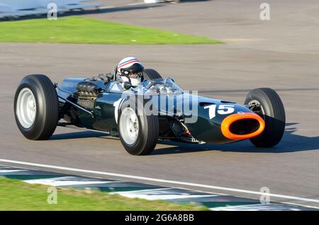 BRM P261 Classic Grand Prix, Oldtimer-Rennwagen, der bei der Glover Trophy beim historischen Goodwood Revival-Event in Großbritannien teilnimmt. BRM P61 MARK II Stockfoto