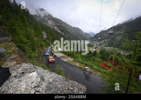 Abbildung Aufnahme während der Etappe 9 der 108. Ausgabe des Radrennens der Tour de France, 144,9 km von Cluses nach Tignes, Frankreich, Sonntag, 04. Ju Stockfoto