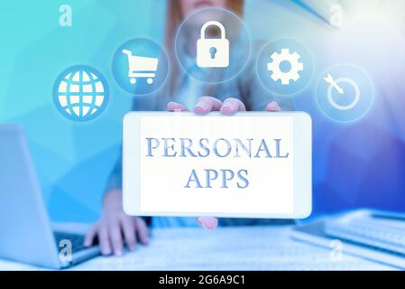 Konzeptionelle Bildunterschrift Persönliche Apps. Business Showcase Veranstalter Online-Kalender Private Informationen Daten Geschäftsfrau sitzt im Büro Holding Mobile Stockfoto