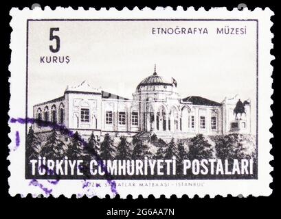 MOSKAU, RUSSLAND - 18. APRIL 2020: Die in der Türkei gedruckte Briefmarke zeigt das Ethnographische Museum, Serie Ankara, um 1963 Stockfoto