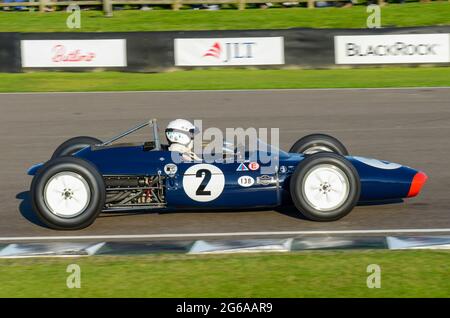 Lotus BRM 24 Classic Grand Prix, Oldtimer-Rennwagen, der bei der Glover Trophy beim historischen Goodwood Revival Event in Großbritannien teilnimmt. Nigel Williams fährt Stockfoto