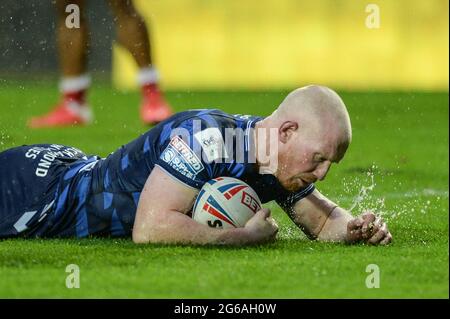 St. Helens, England - 3. Juli 2021 - Liam Farrell von Wigan Warriors versucht es während der Rugby League Betfred Super League St. Helens gegen Wigan Warriors im Totally Wicked Stadium, St. Helens, Großbritannien, Dean Williams/Alamy Live Stockfoto